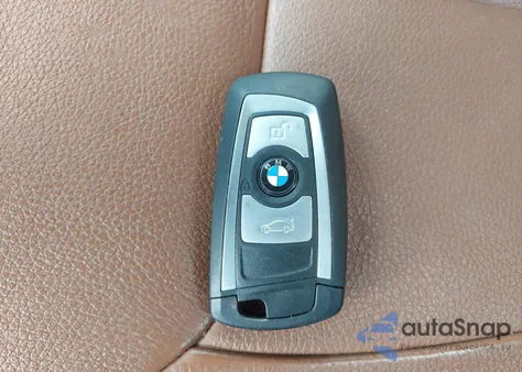 2015 BMW 328I xDrive z USA, uszkodzony, nr VIN WBA3B5G55FNS12035